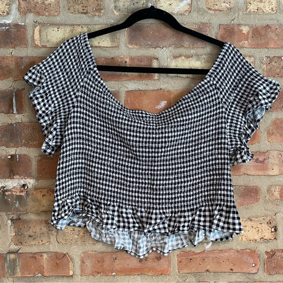 Two piece set Torrid black and white plaid cropped top and wide crop pants 3 - Picture 5 of 8